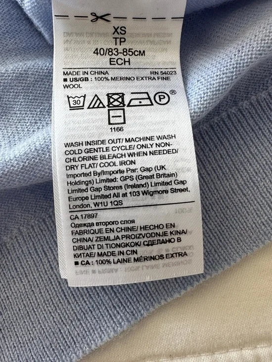 Banana Republic Light Blue Merino Wool V-Neck Sweater - Picture 2 of 3